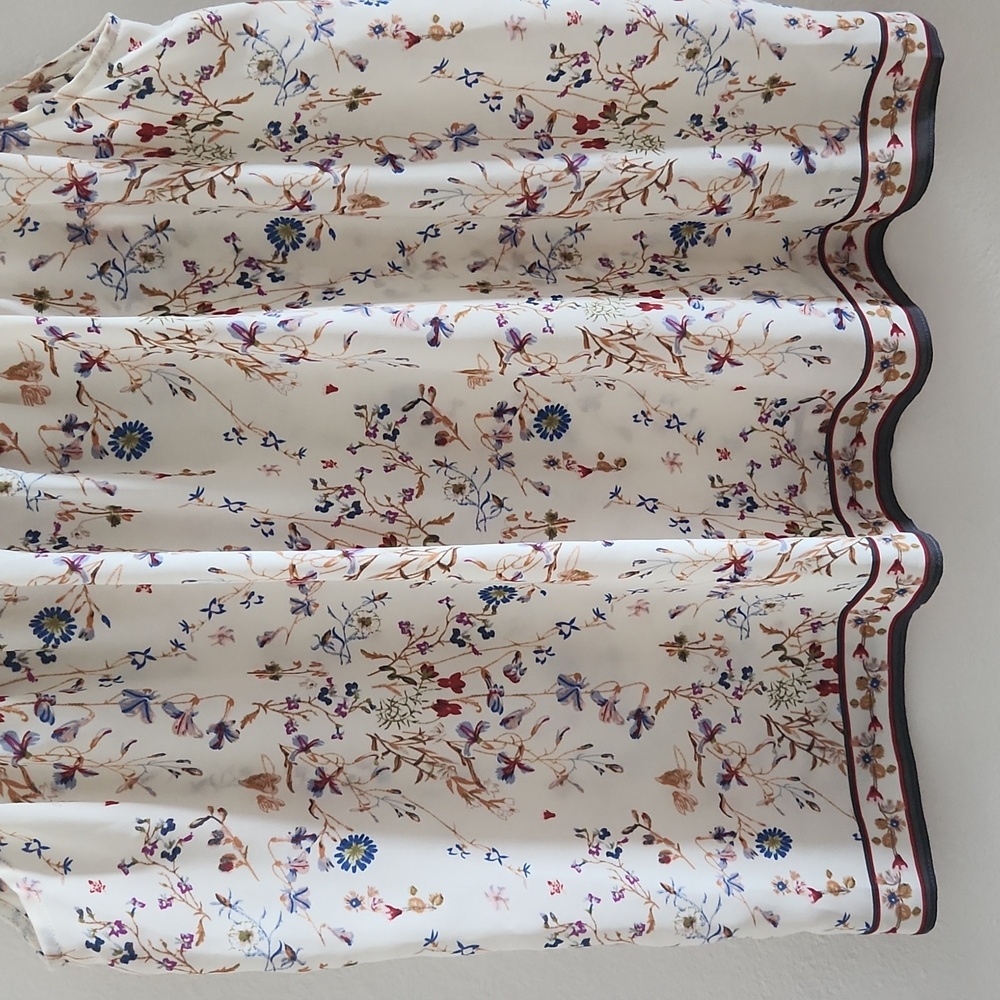 Max Studio Floral Smocked Blouse Cream - Picture 4 of 10